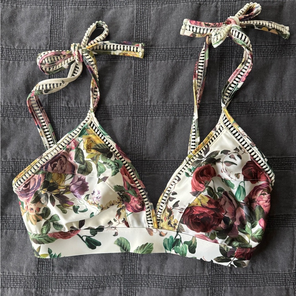 Marvell Lane Gabriella Triangle Top